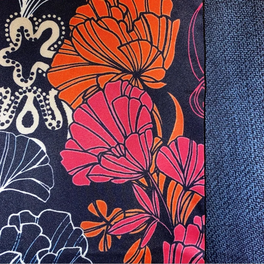 Chico's Silky Kimono Navy/ Pink/ Orange/ Cream Floral size XS - Picture 3 of 7